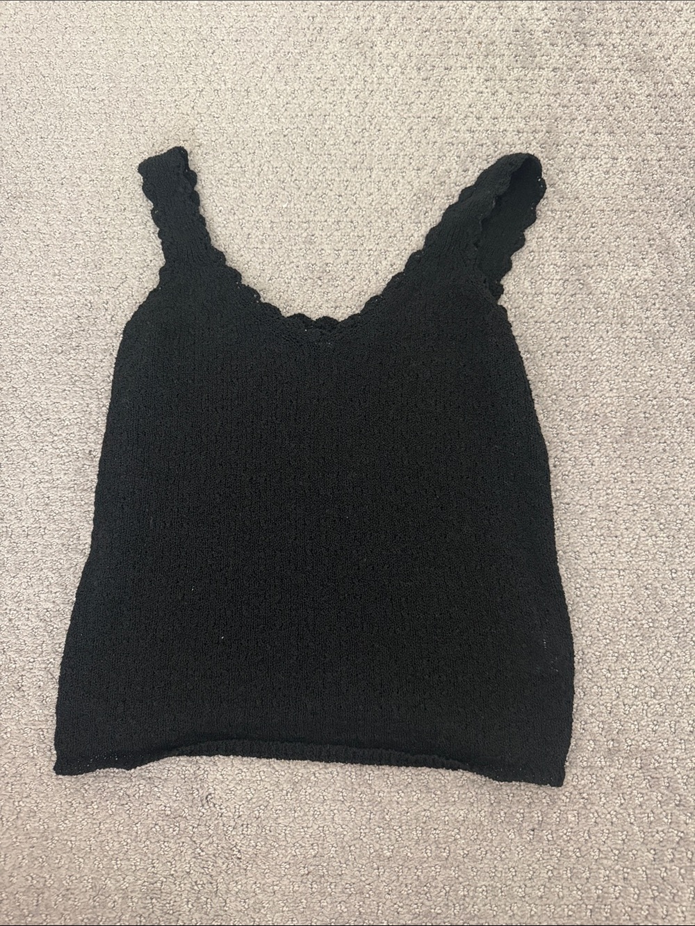 Francesca's Collections Black Scallop-Trim Knit Tank